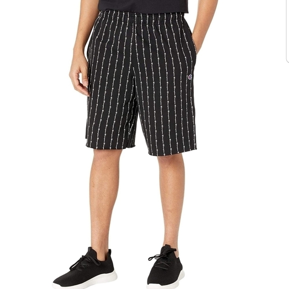 {L} Champion Logo Pin Stripe Spellout Dark Navy Blue Sweat Pant Style Shorts - Picture 2 of 10